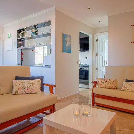 Stunning Two Bedroom In The Old Village *