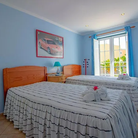 Stunning Two Bedroom In The Old Village Apartment *